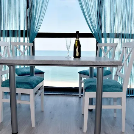 Apartment Turquoise By The Sea